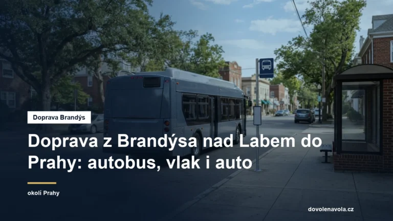 Příměstský autobus u zastávky