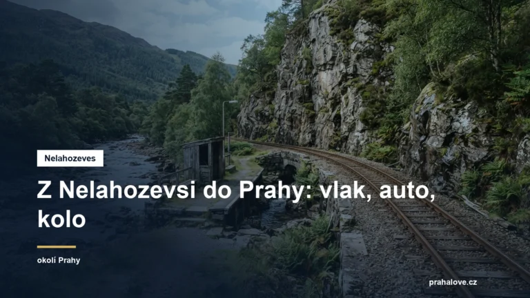 Železniční zastávka u řeky pod skalou