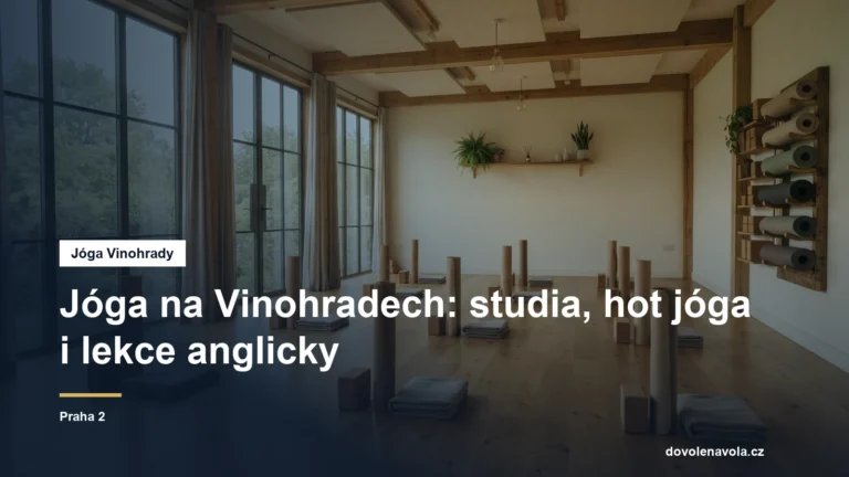 Jógový sál s velkými okny
