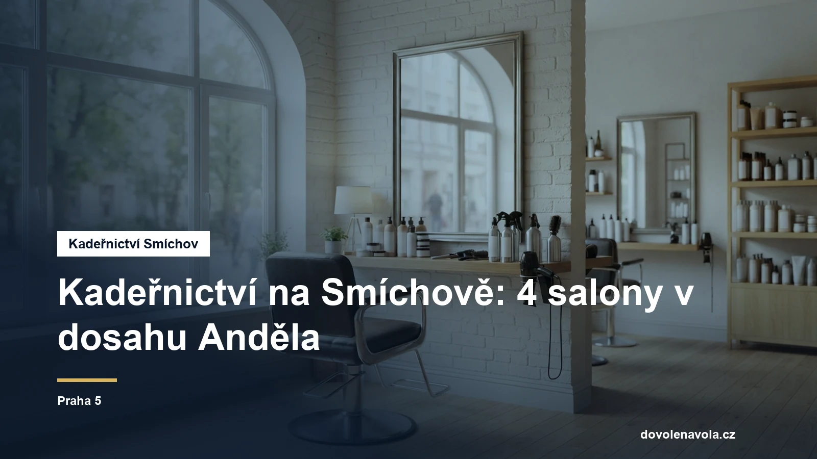 Kadeřnické křeslo u okna salonu