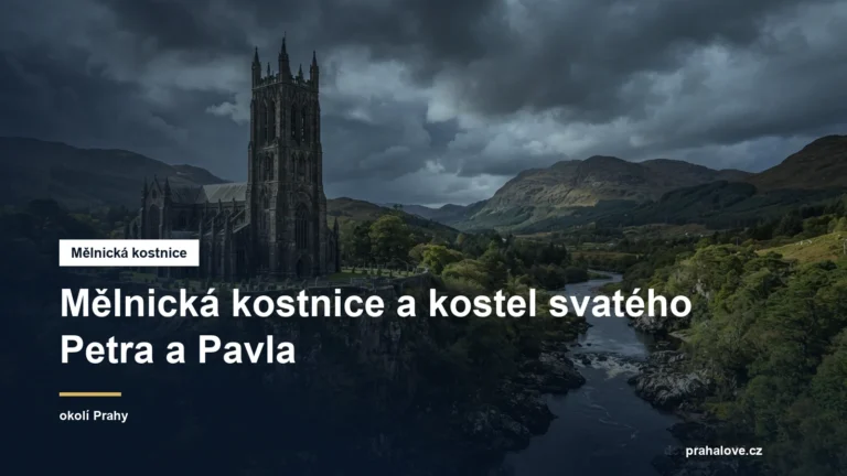 Gotický kostel s vysokou věží nad řekou