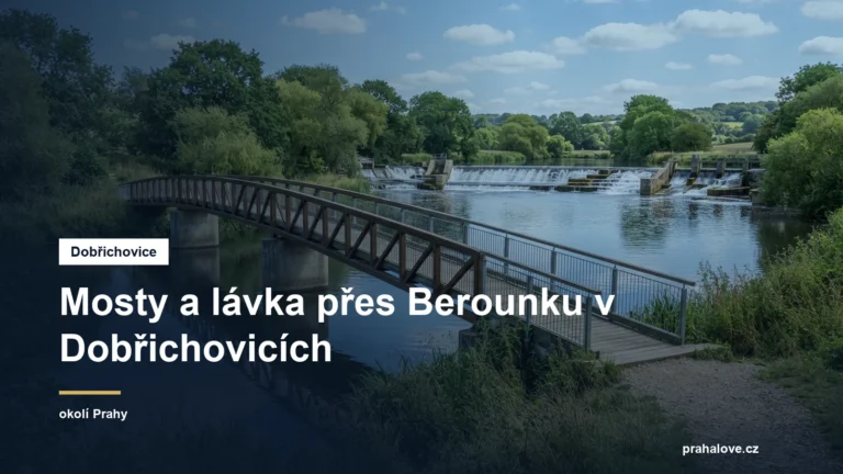 Lávka přes řeku s jezem v pozadí
