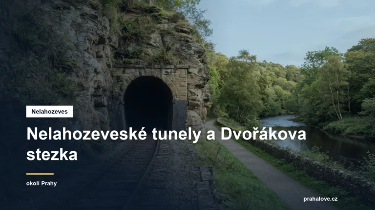Portál železničního tunelu ve skále