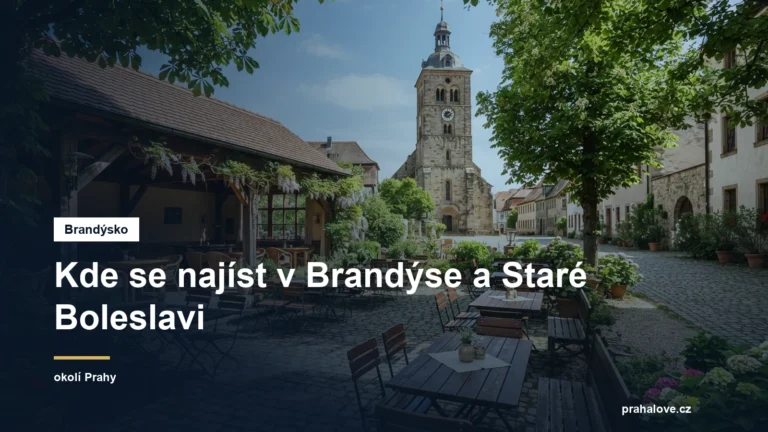 Zahradní restaurace s krytou terasou u kostela