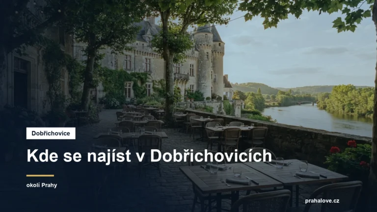 Terasa restaurace na zámeckém nádvoří