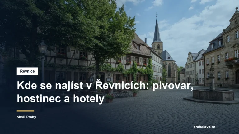Náměstí malého města s hostincem