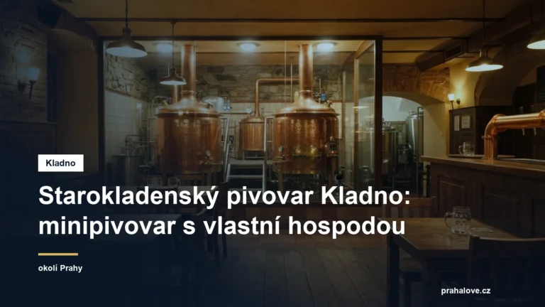 Varna minipivovaru za sklem a dřevěné stoly