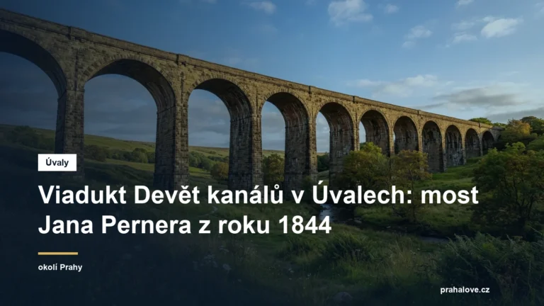 Pískovcový viadukt s oblouky pohled z údolí