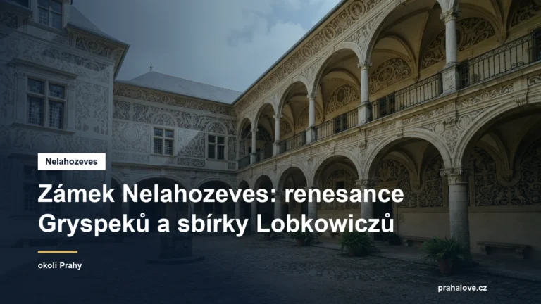 Nádvoří renesančního zámku s arkádami