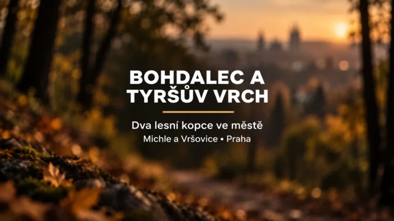 Bohdalec a Tyršův vrch: jednotný bílý nápis se zlatou linkou na rozostřeném lesním pozadí