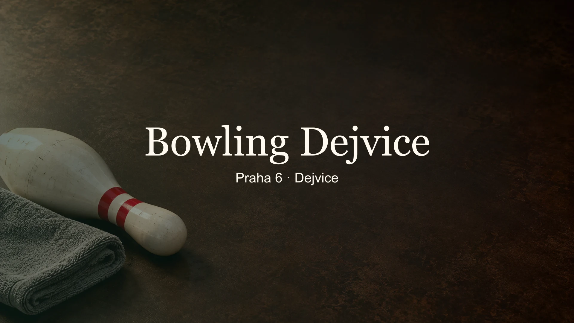 Tematické zátiší bowlingového vybavení s titulkem Bowling Dejvice, Praha 6 · Dejvice