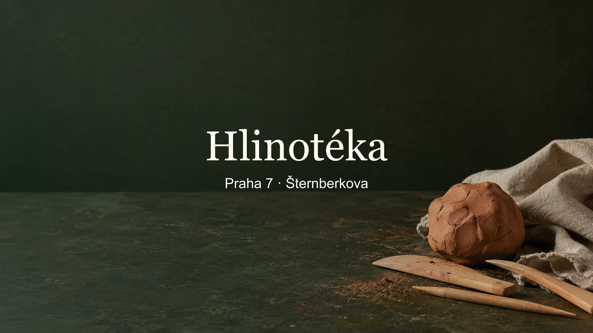 Tematické zátiší keramických materiálů a pomůcek s titulkem Hlinotéka, Praha 7 · Šternberkova