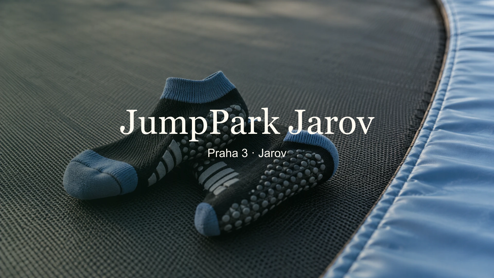 Protiskluzové ponožky na trampolínové síti s názvem JumpPark Jarov a lokalitou Praha 3.