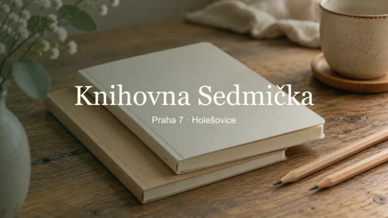Zátiší s čistými zápisníky a tužkami, titulek Knihovna Sedmička v Holešovicích, Praha 7 · Holešovice