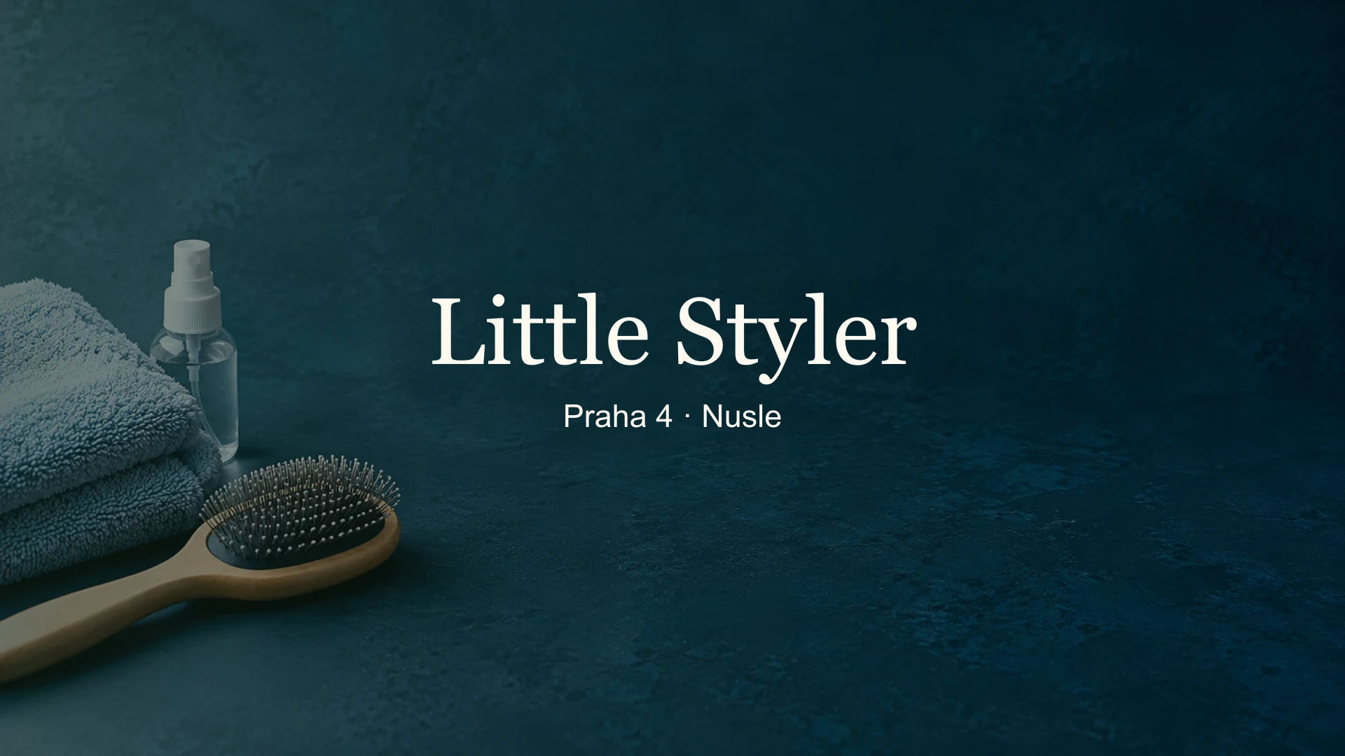 Tematické zátiší ručníku a pomůcek k úpravě psí srsti s titulkem Little Styler, Praha 4 · Nusle